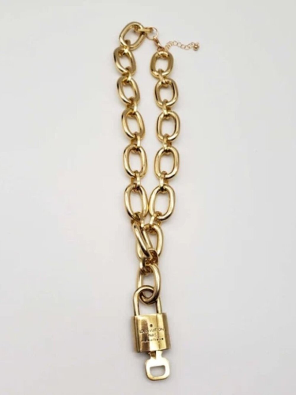 Gold-Plated Necklace with Authentic Louis Vuitton Padlock - Picture 10 of 14